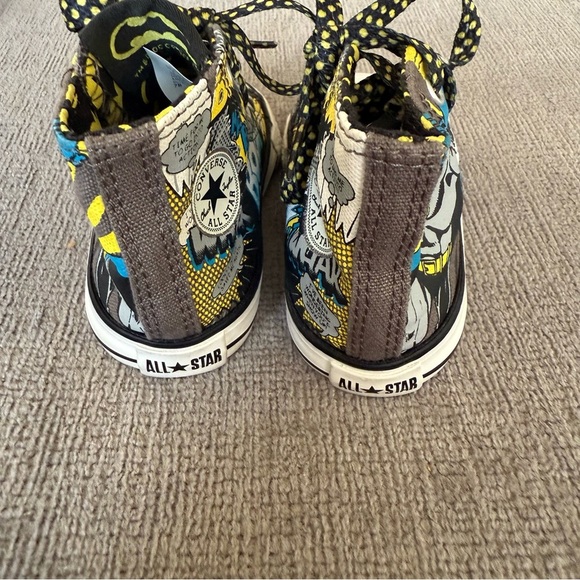 Converse Babies Batman Chuck Taylor All Star High Top Sneakers Black Yellow Sz 4 - Picture 2 of 9